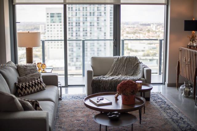 Building Photo - 68 SE 6th St