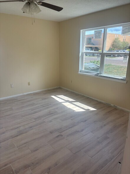 Study - 529 E Williamson Ave