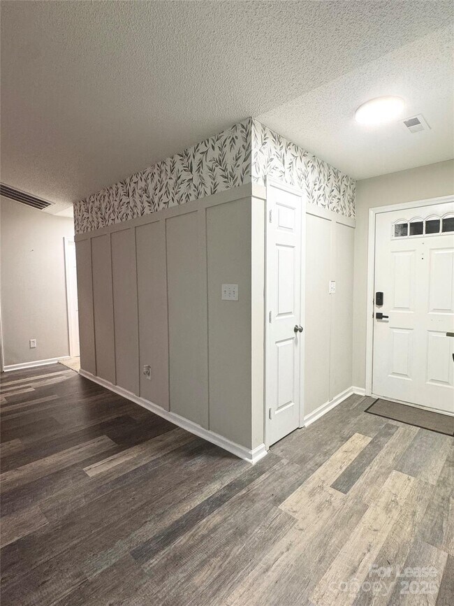 Building Photo - 2603 Clarencefield Dr