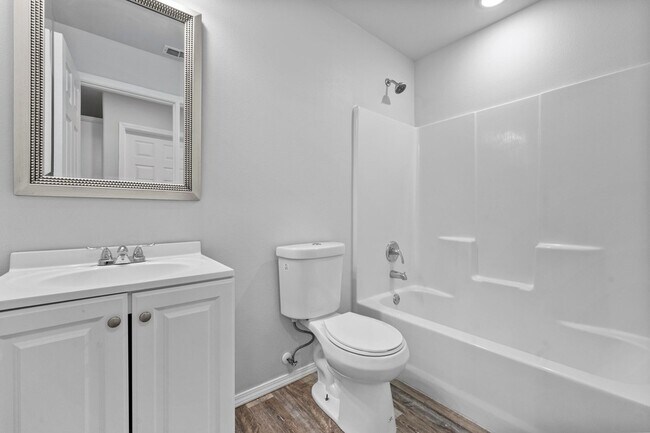 Building Photo - 5609 Jarvis St