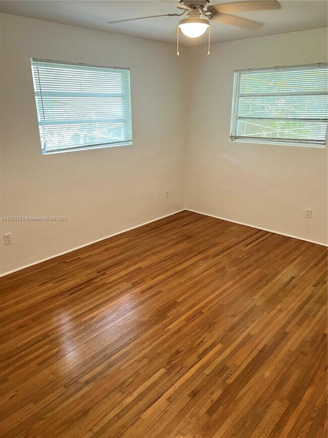 Building Photo - 2 bedroom in Miami FL 33138