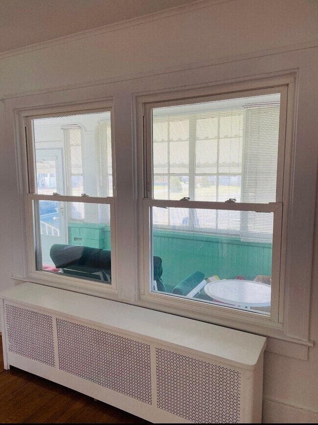 Building Photo - Single Family Home Available in Schenectady, NY!