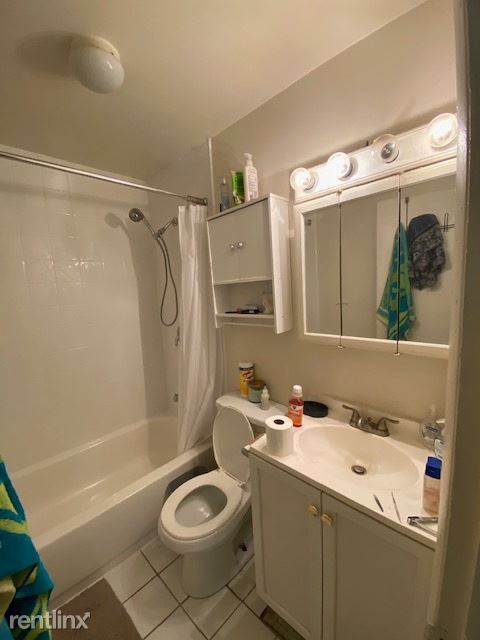 Building Photo - 330 Bainbridge St