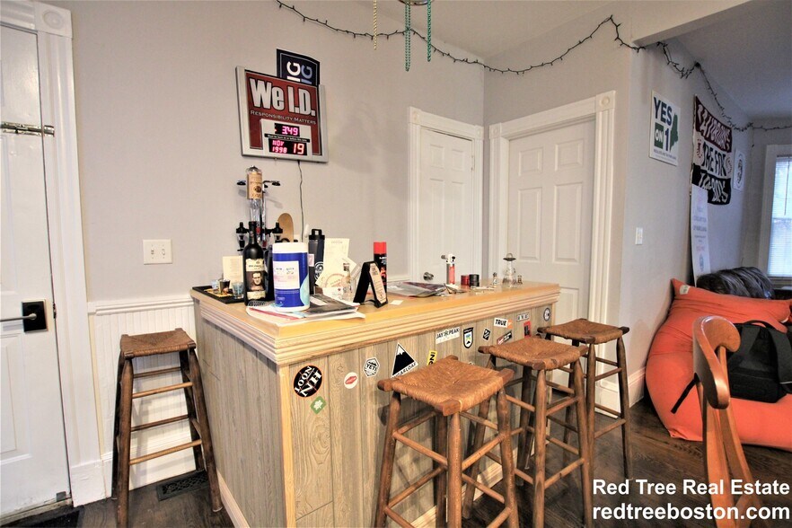 Building Photo - 17 Parker Hill Ave