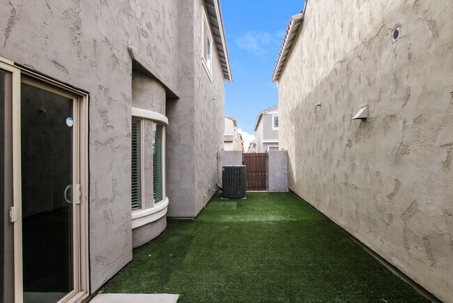 Building Photo - 17976 N 114th Ln