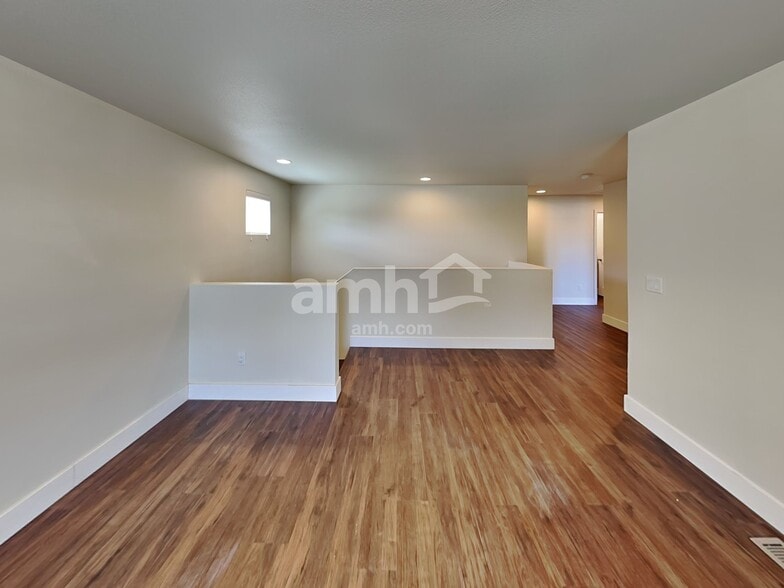 Building Photo - 1709 Blacktail Ln