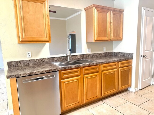 Building Photo - 402 Boggy Creek Dr