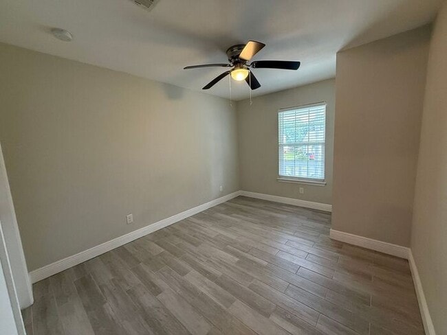 Building Photo - Gulf Breeze - Santa Rosa Shores - 2 bedroom, 1 bathroom