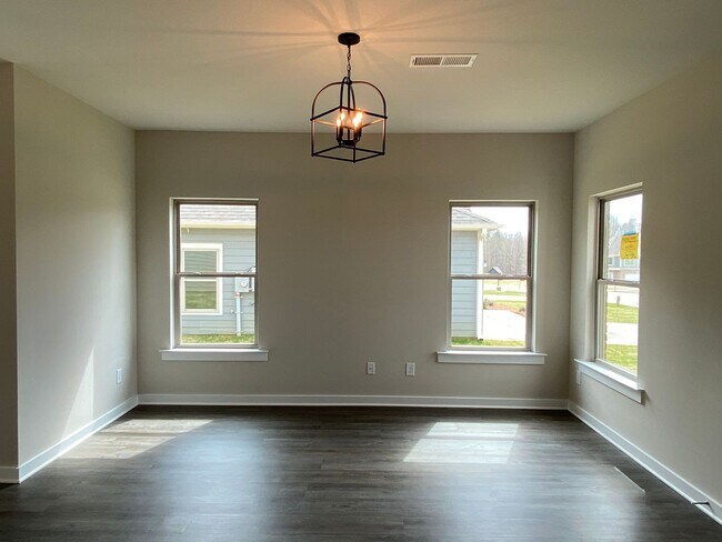 Building Photo - 130 Ridgeview Cir