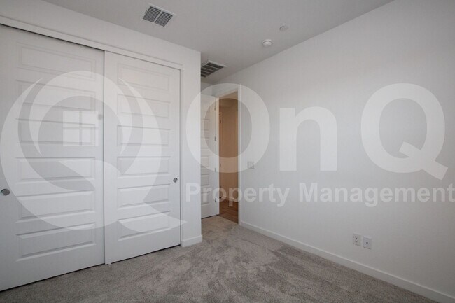 Building Photo - 4132 E Brisa Dr