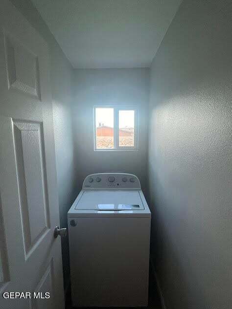 Building Photo - 8761 Lawson St