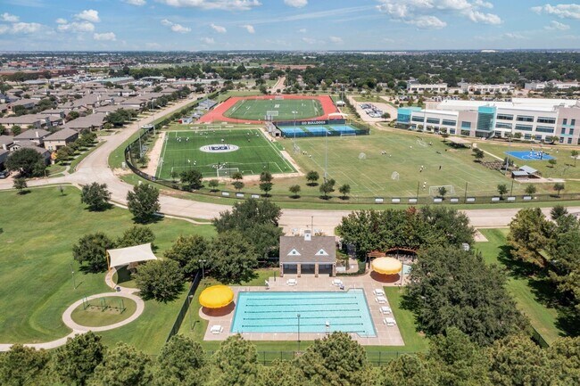 Building Photo - 2403 Summers Glen Ct