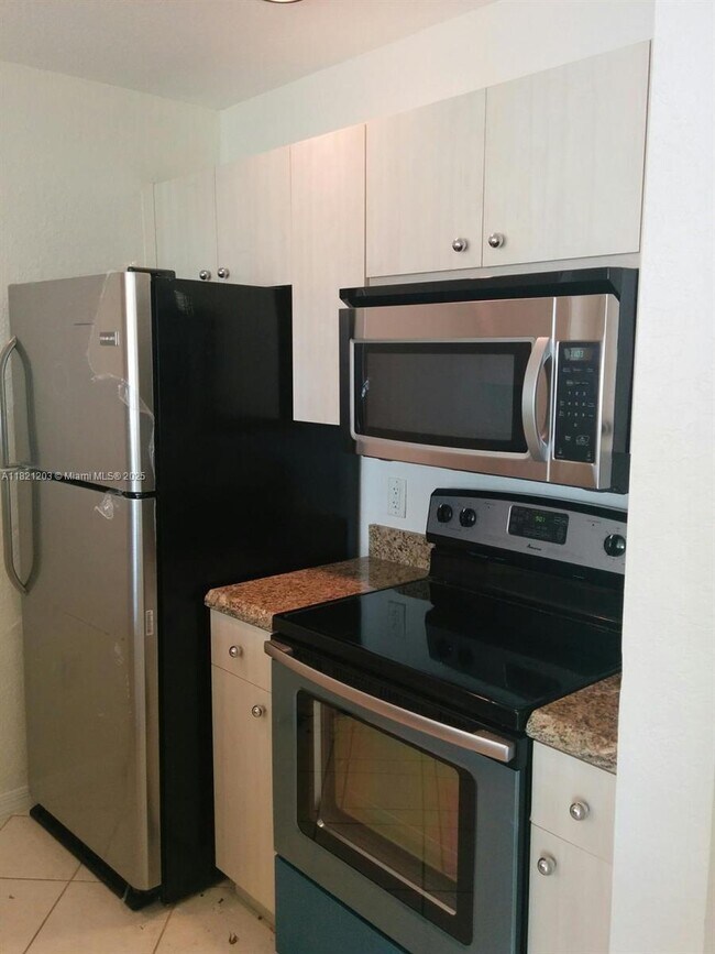 Building Photo - 1801 N Flagler Dr
