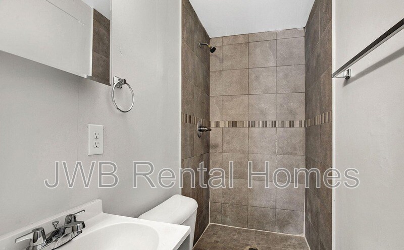 Building Photo - 3119 Dolly Dr
