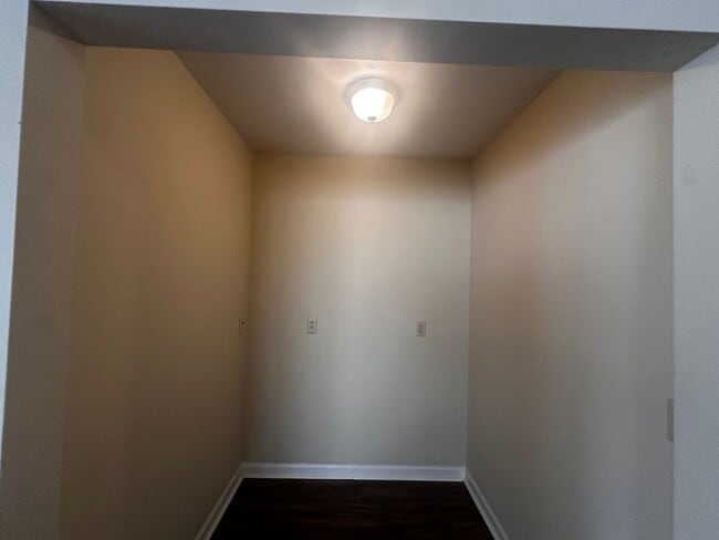 Building Photo - 7206 Jaffrey Ct