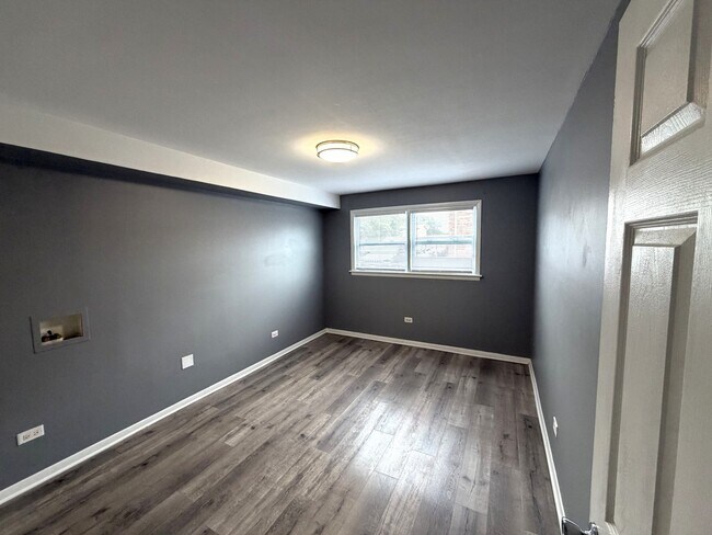 Building Photo - 3754 W 120th St