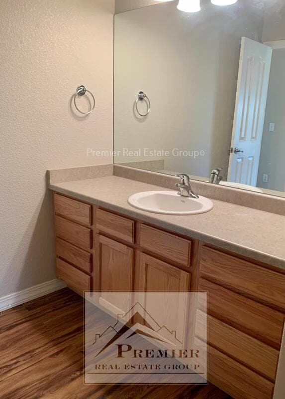 Building Photo - 6679 Bethesda Point