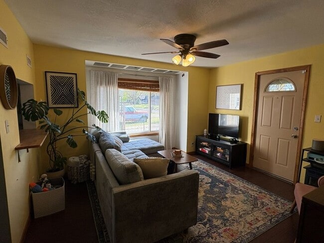 Building Photo - 246 N 8th St