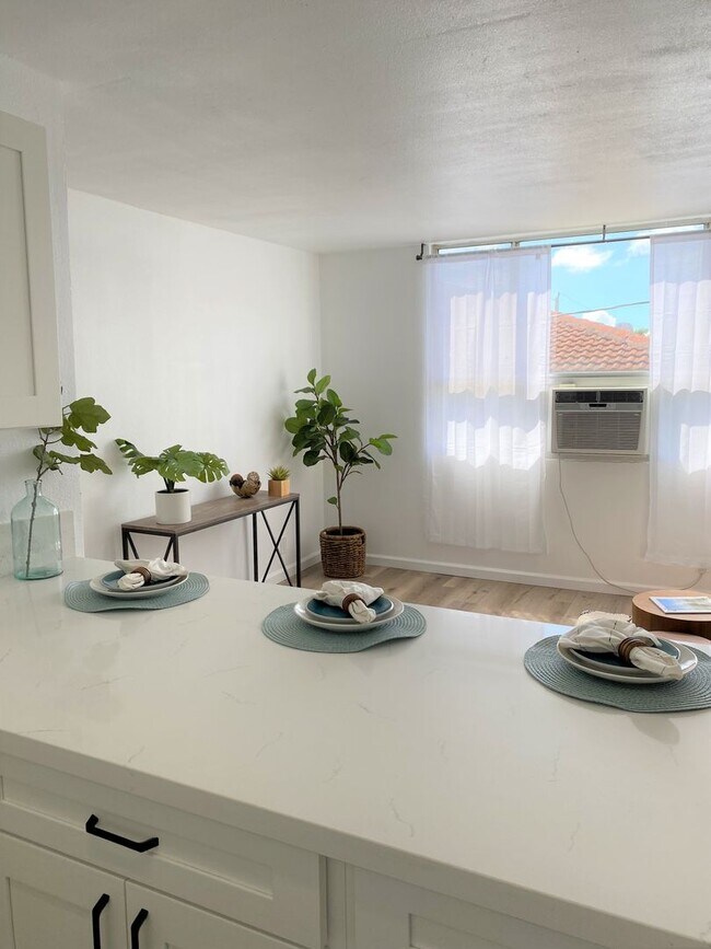 Building Photo - The Leilehua near Downtown Honolulu - Renovated 1 Bedroom 1 Bath 1 Covered Parking