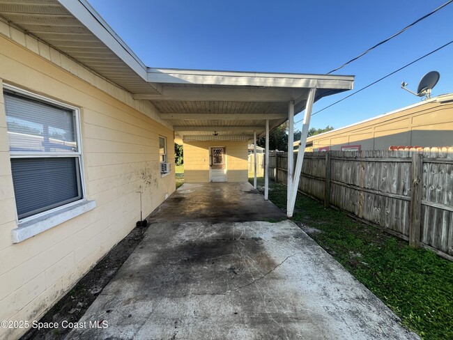 Building Photo - 2338 Shenandoah Rd