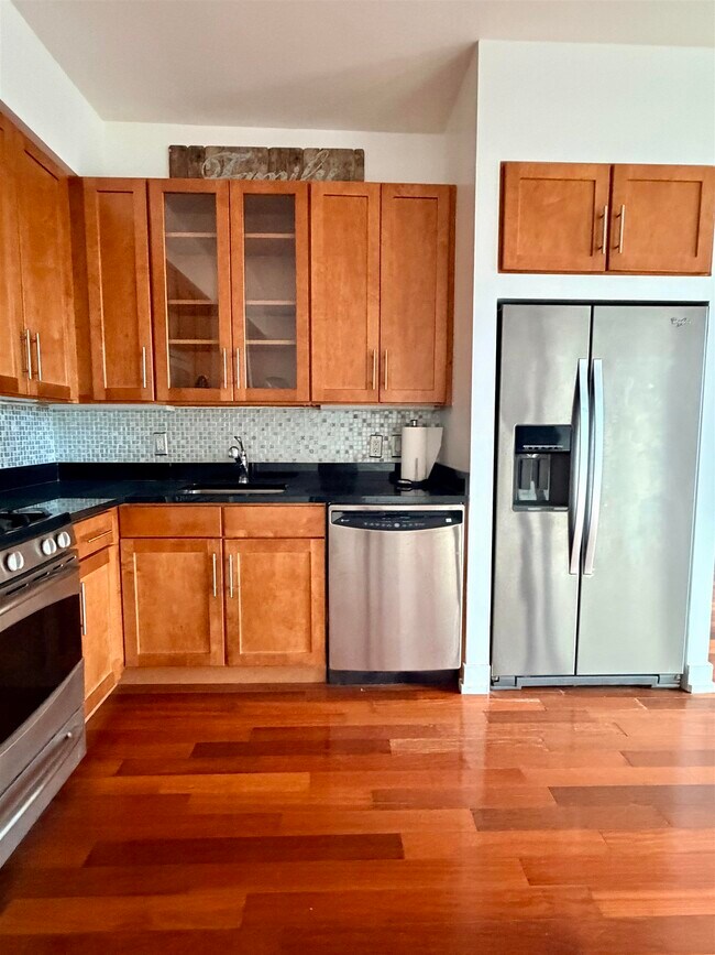 Building Photo - 389 Washington St