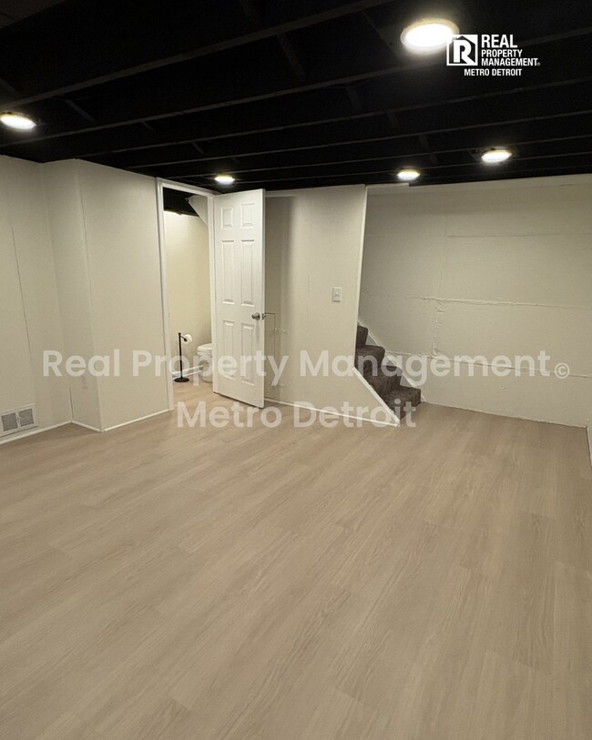 Building Photo - BEAUTIFUL BIRMINGHAM CONDO