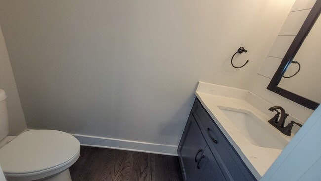 Building Photo - Single Bedroom Charmer