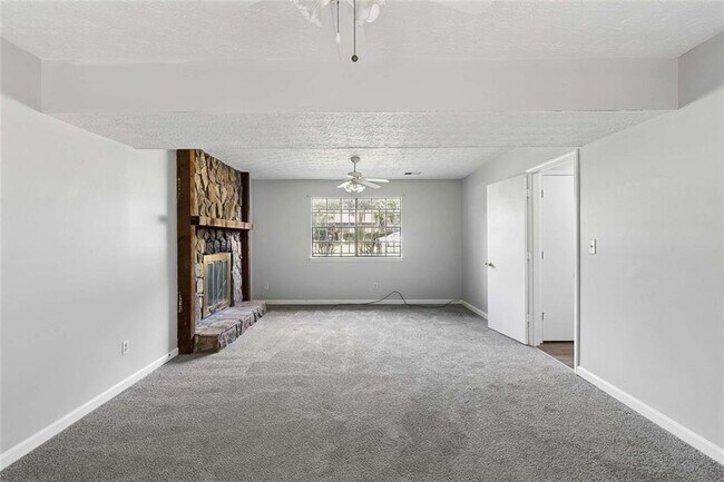Building Photo - 7055 Hania Dr