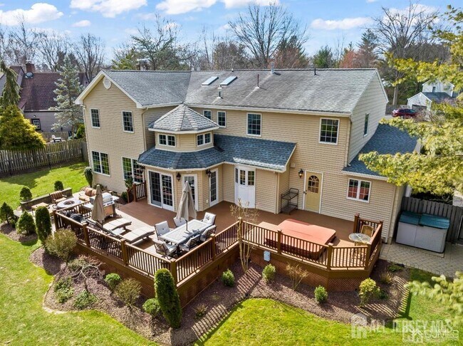 Building Photo - 4 Rebel Run Dr