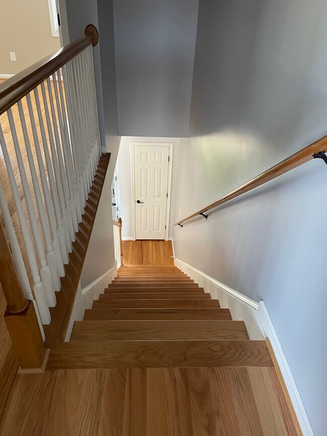 Building Photo - 696 Wyndhurst Dr