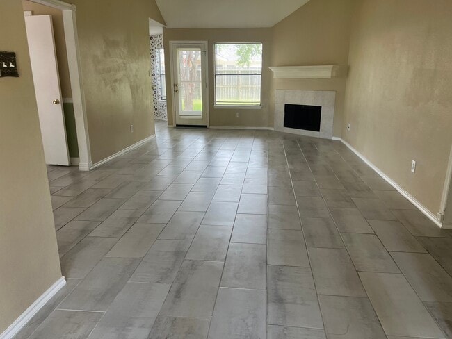 Building Photo - 5618 Village Arbour Dr