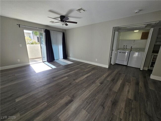 Building Photo - 7100 W Pirates Cove Rd