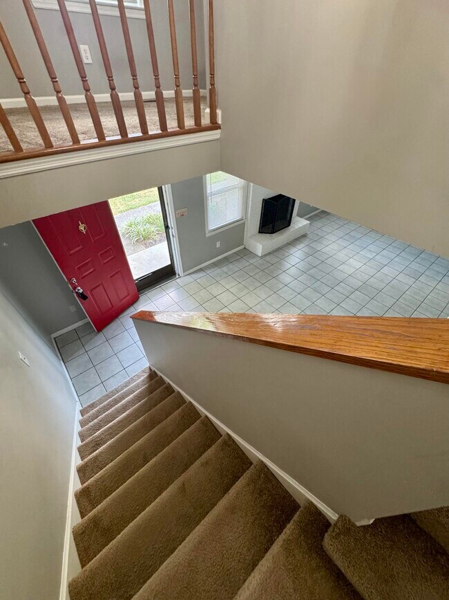 Building Photo - 344 Stonegate Way