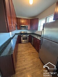 Building Photo - 72 Pine Ave