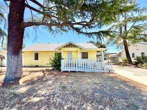 Building Photo - 41861 Acacia E Ave