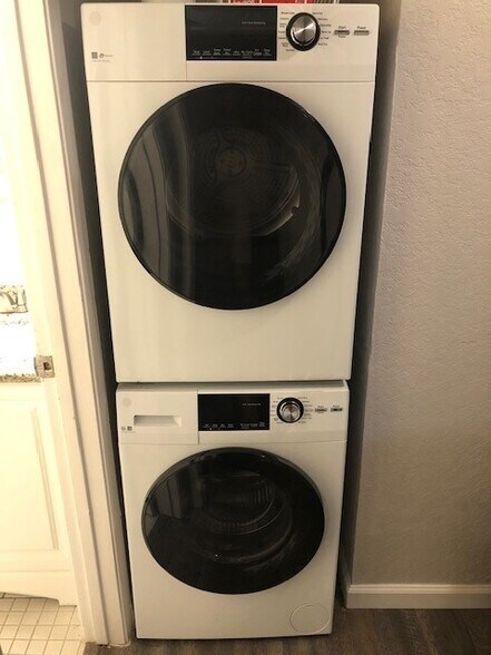 condo size W/D - 168 Barilla Plz