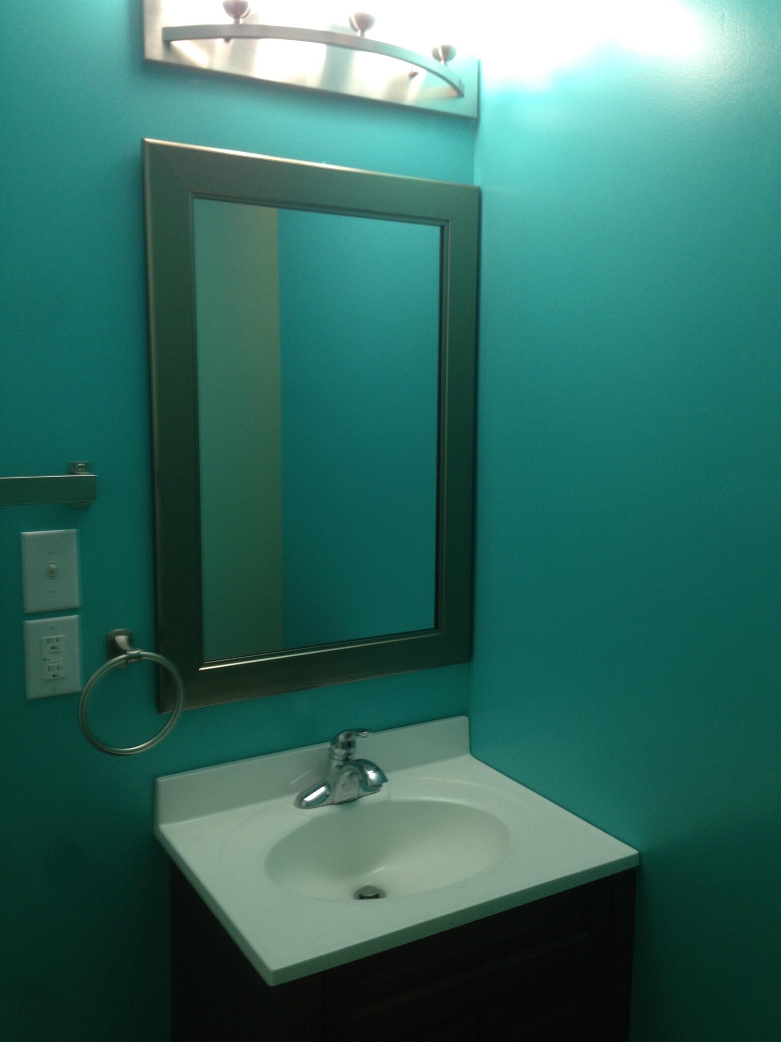 Upstair full bath vanity - 17 N Randolph St