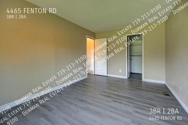 Building Photo - 4465 Fenton Rd