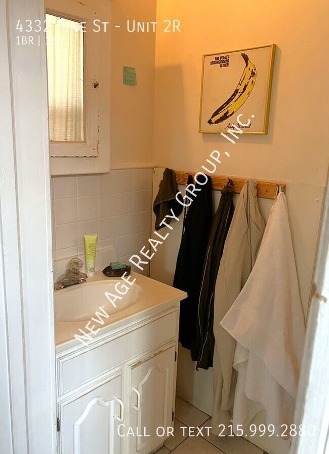 Building Photo - 1 bedroom, 1 bathroom apartment located ne...
