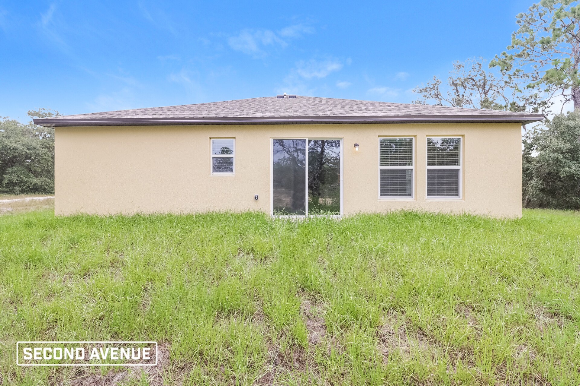 Building Photo - 6690 N Roland Dr