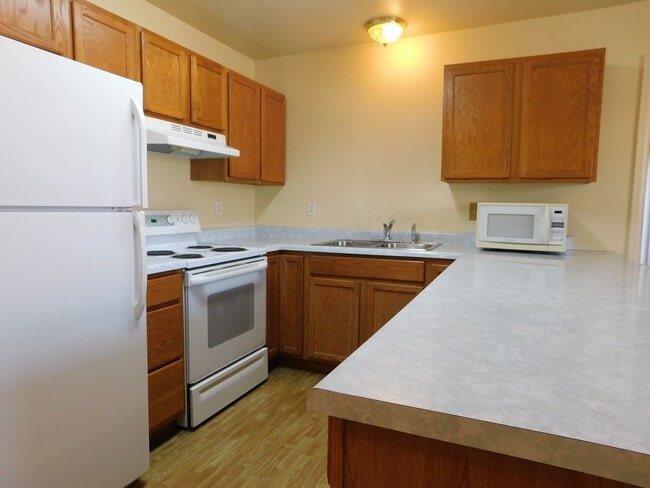 Building Photo - Affordable Three Bedroom End Unit