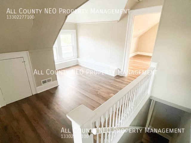 Building Photo - 1222 W Clifton Blvd