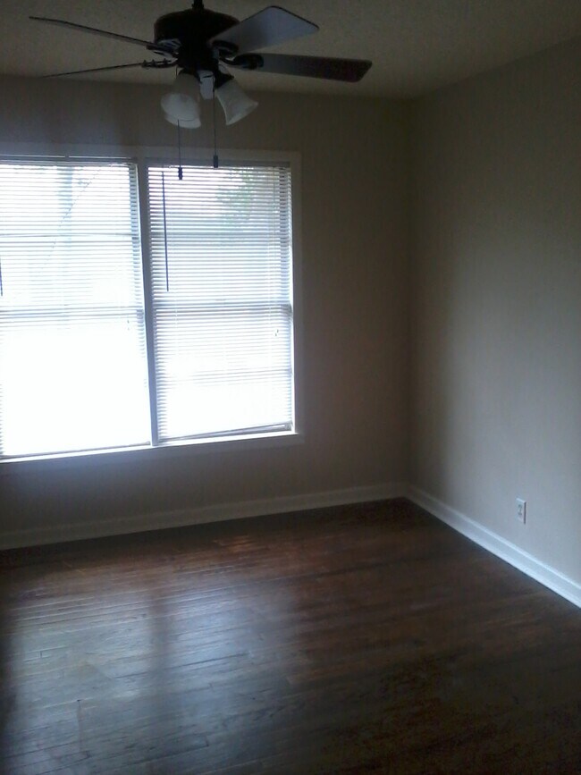bedroom 4 - 4303 College Main St