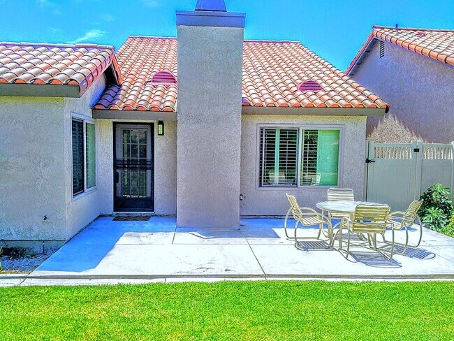 Building Photo - 28506 Barbosa