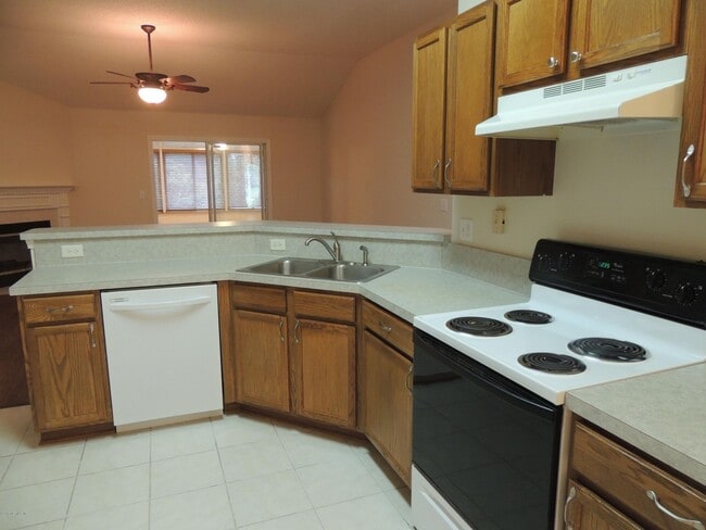 Building Photo - 3150 Highland Grove Dr