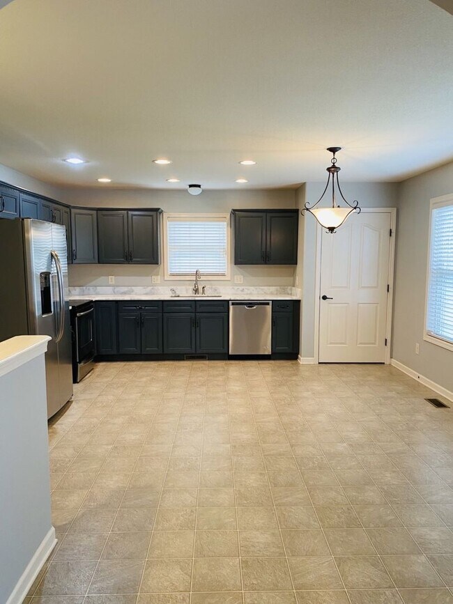 Building Photo - 1132 Chinook Cir