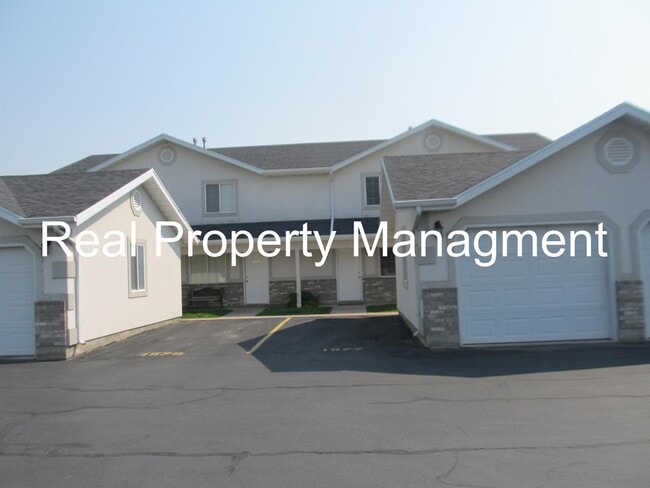 Primary Photo - A Great 2 Bed, 1.5 Bath Town Home in Logan...