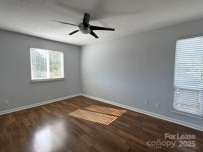 Building Photo - 3139 Heathstead Place