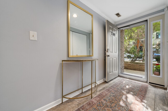 Building Photo - 2389 N Wayne Ave