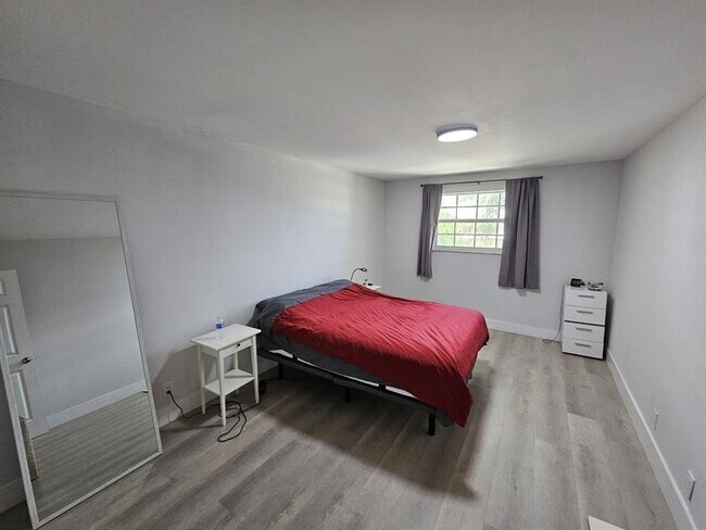 Building Photo - 101 E McNab Rd